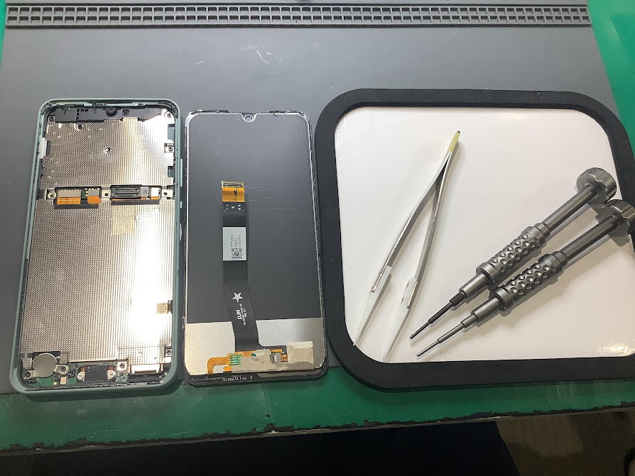 AQUOSwish2のバッテリー交換ならデータをそのまま・最短即日修理のスマホ修理工房港北TOKYU S.C.店へ